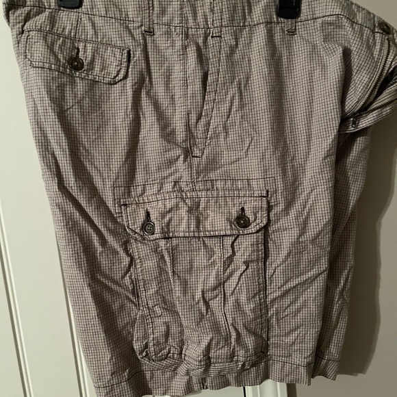 Club Room beige/brown striped cargo shorts 40 - Picture 3 of 5